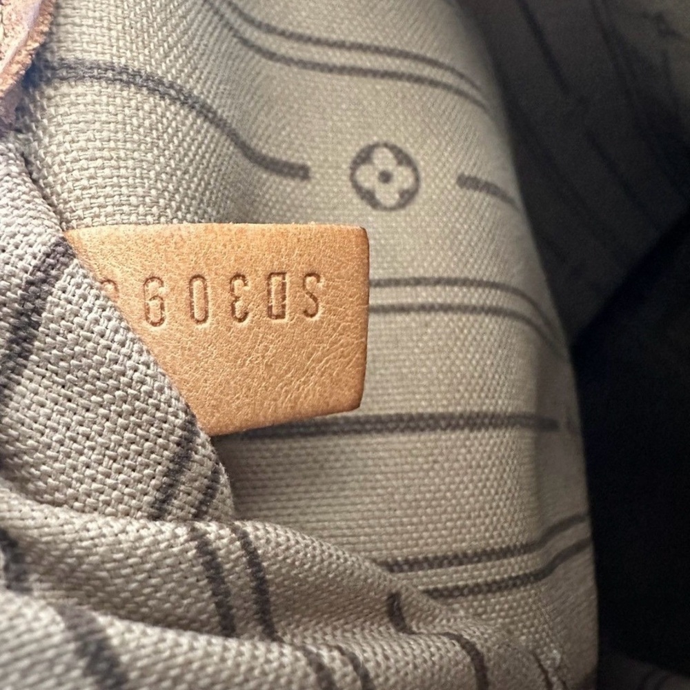 Louis Vuitton Brown Monogram Canvas Neverfull GM Tote Bag - Picture 7 of 7